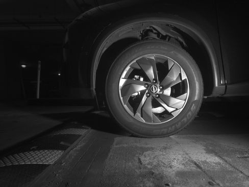 Used 2025 Nissan Rogue SV image 12