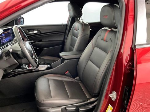 Used 2024 Chevrolet Trax RS FWD image 31