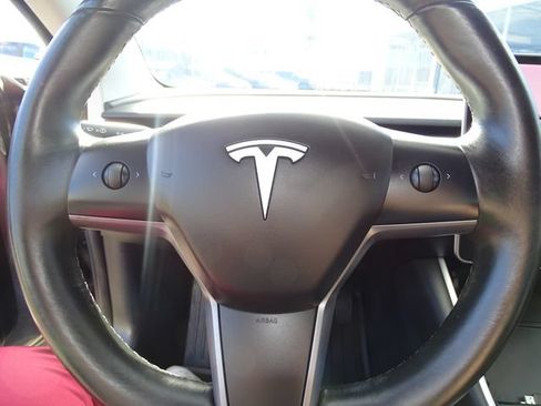 Used 2018 Tesla Model 3 Long Range RWD image 13