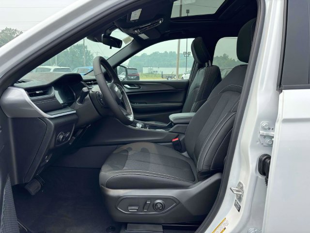 New 2026 Jeep Grand Cherokee L 4WD image 5