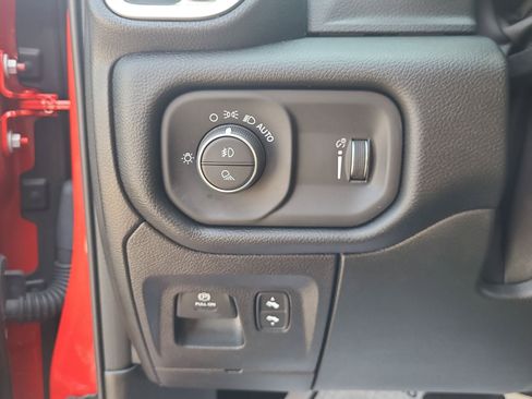 Used 2021 RAM 1500 Big Horn AWD/4WD image 22