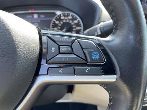 Used 2023 Nissan Altima 2.5 SL AWD/4WD image 19