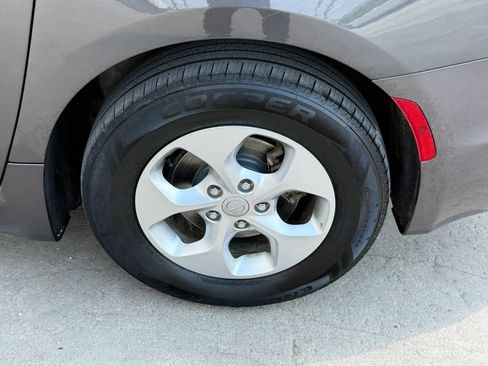 Used 2017 Chrysler Pacifica Touring-L Plus FWD image 49