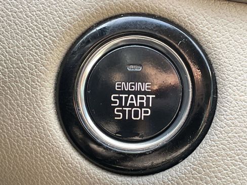 Used 2017 Kia Sorento EX image 23