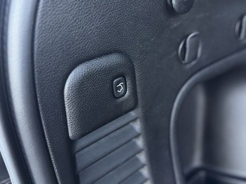 Used 2021 Jeep Grand Cherokee Limited w/ Luxury Group II image 33