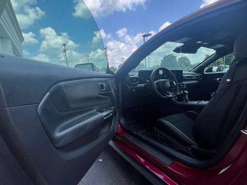 Used 2025 Ford Mustang Coupe RWD image 14