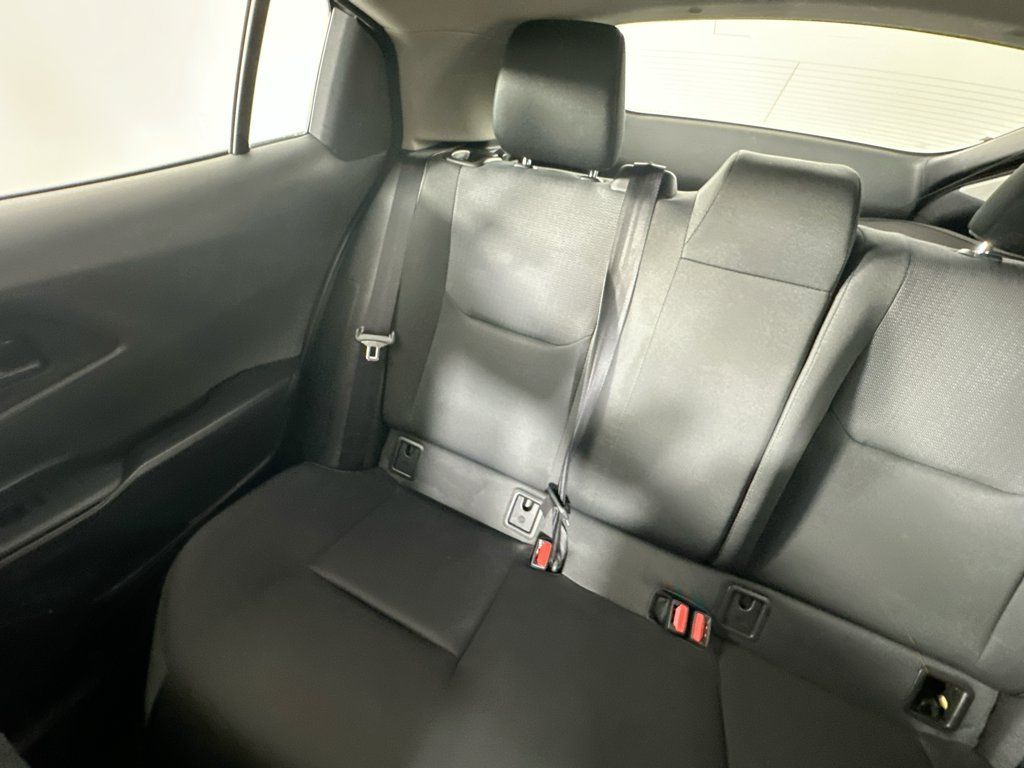 Used 2025 Toyota Prius LE FWD image 12