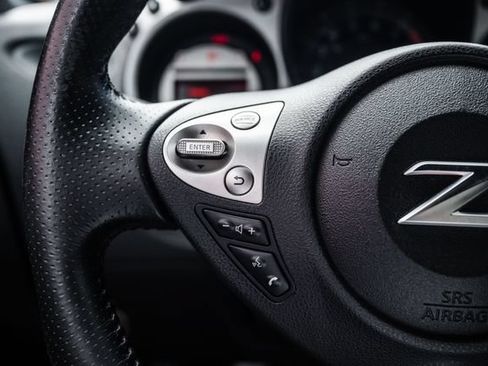 Used 2009 Nissan 370Z Touring RWD image 61