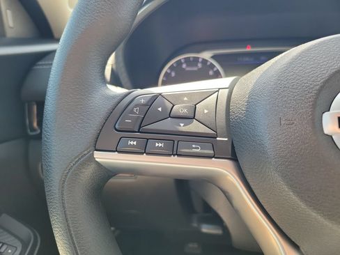 Used 2023 Nissan Sentra SV FWD image 22