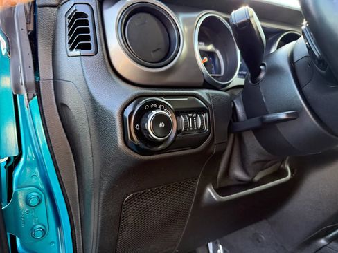 Used 2019 Jeep Wrangler Unlimited Sport S AWD/4WD image 15