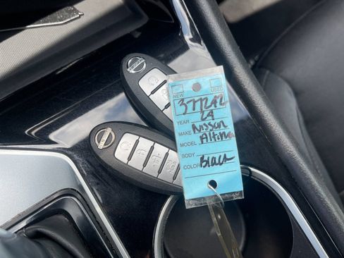 Used 2024 Nissan Altima 2.5 SV FWD image 10