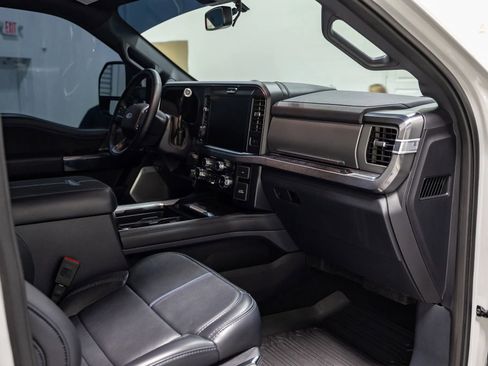 Used 2025 Ford F250 Platinum AWD/4WD image 37