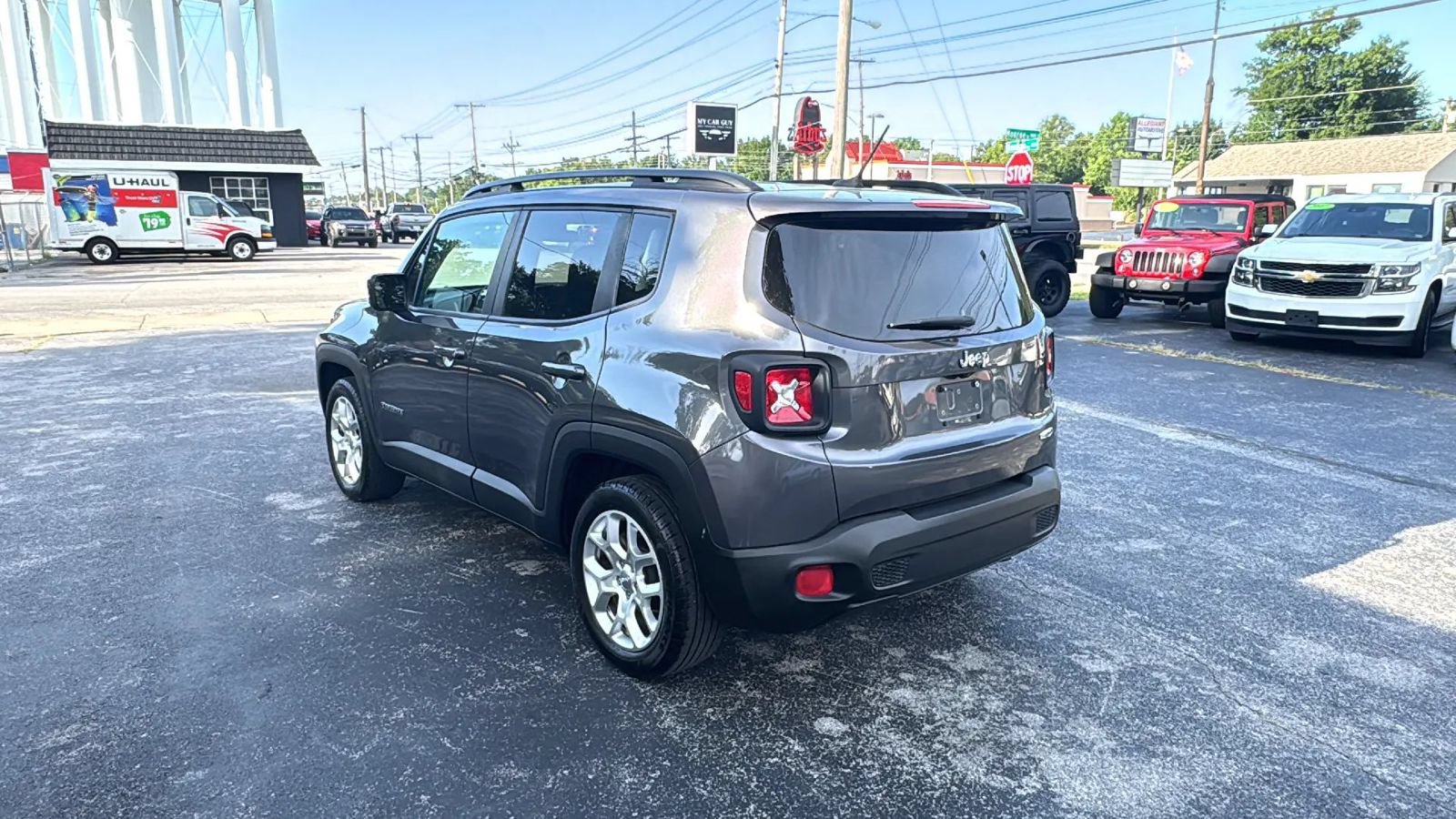 Used 2017 Jeep Renegade Latitude FWD image 5