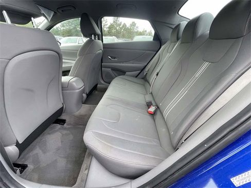 Certified 2023 Hyundai Elantra SEL w/ Convenience Package image 10