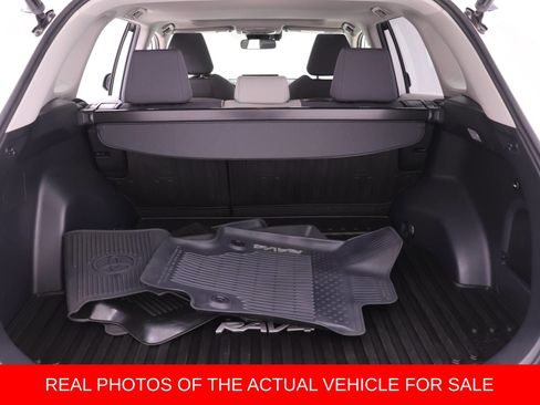 Used 2020 Toyota RAV4 XLE w/ Convenience Package image 14