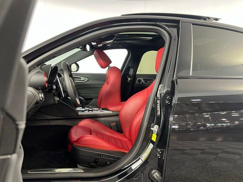 Used 2023 Alfa Romeo Giulia Veloce image 19