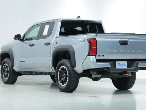 Used 2025 Toyota Tacoma TRD Off-Road AWD/4WD image 6