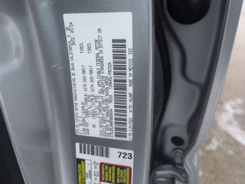 Used 2024 Toyota Tacoma TRD Off-Road image 29