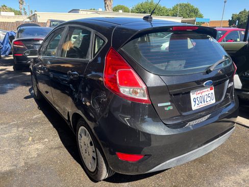 Used 2015 Ford Fiesta SE FWD image 4