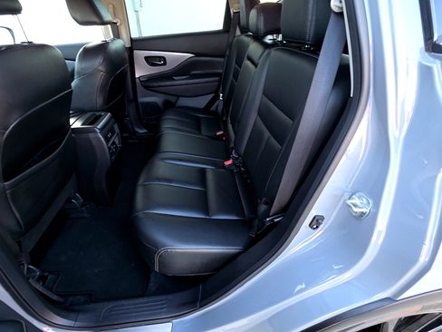 Used 2024 Nissan Murano SV w/ SV Midnight Edition Package image 19