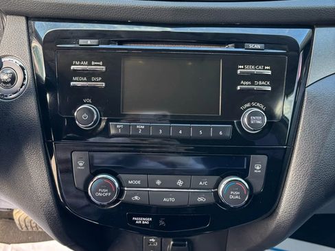 Used 2014 Nissan Rogue SV image 13