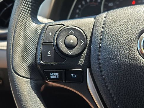 Used 2015 Toyota RAV4 XLE AWD/4WD image 19