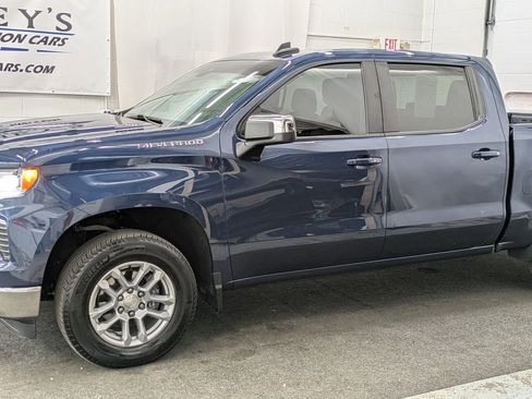 Used 2023 Chevrolet Silverado 1500 LT image 2