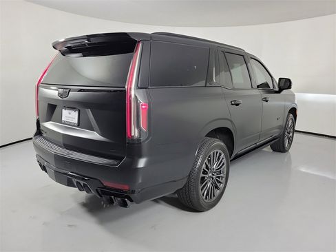 Used 2024 Cadillac Escalade V w/ Heavy-Duty Trailer Package image 4