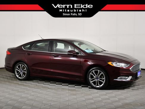 Used 2017 Ford Fusion SE w/ Equipment Group 201A FWD image 1