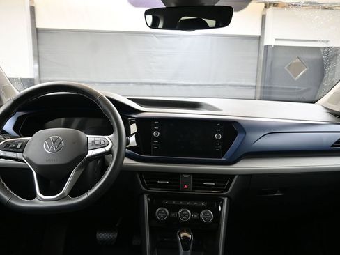 Certified 2024 Volkswagen Taos SE image 22