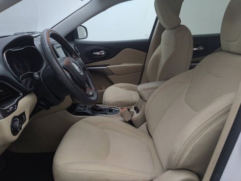Used 2019 Jeep Cherokee Latitude w/ Popular Appearance Group FWD image 17