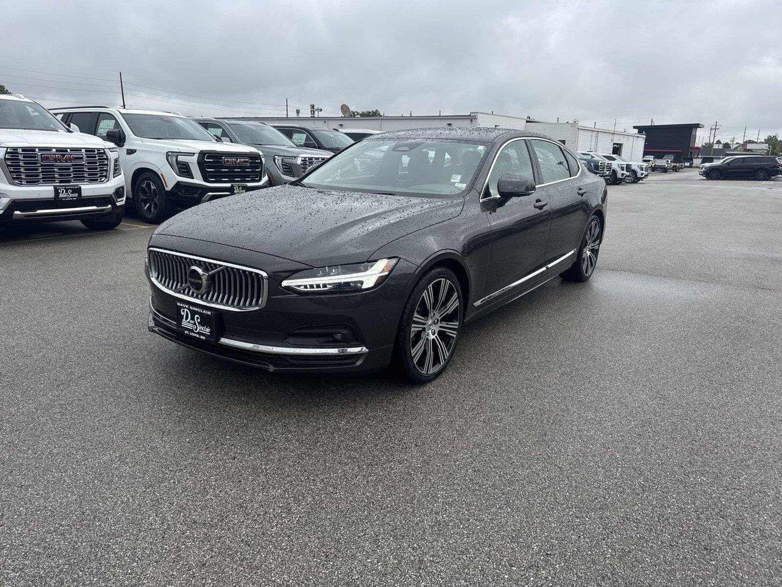 Used 2025 Volvo S90 B6 Plus AWD/4WD image 1