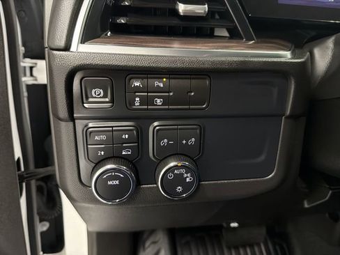 Certified 2025 Chevrolet Tahoe 4WD image 29