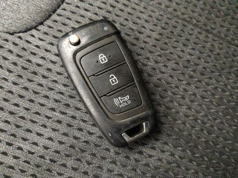 Used 2021 Hyundai Santa Fe SE image 32