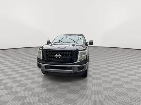 Used 2019 Nissan Titan SV AWD/4WD image 32