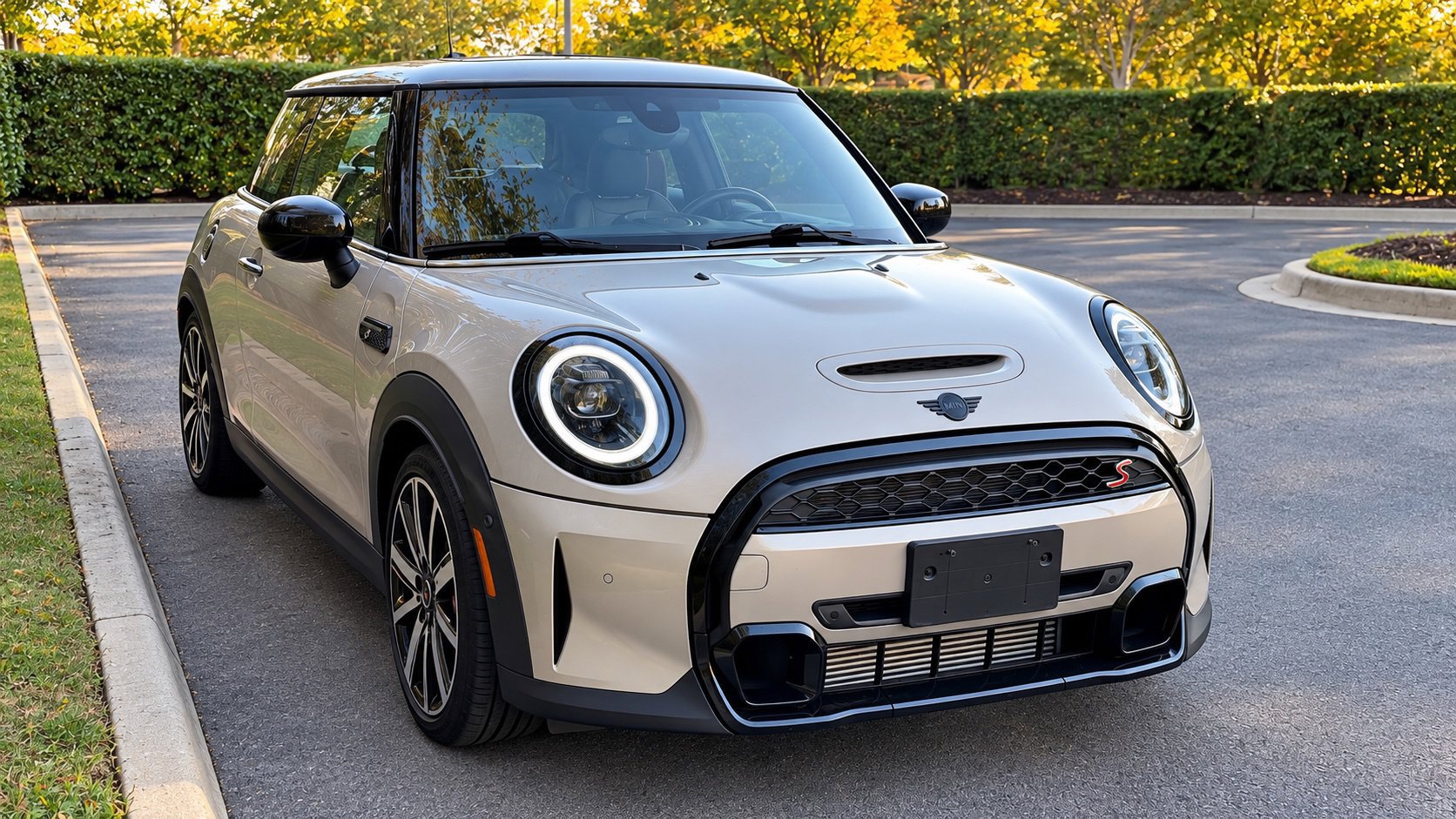 Used 2023 MINI Cooper S FWD image 1