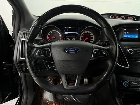 Used 2018 Ford Focus ST FWD image 21