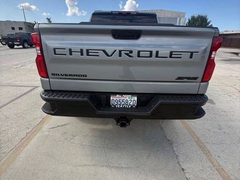 Used 2023 Chevrolet Silverado 1500 ZR2 w/ Technology Package AWD/4WD image 10
