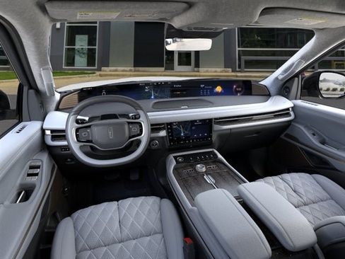 New 2026 Lincoln Navigator L Black Label AWD/4WD image 32
