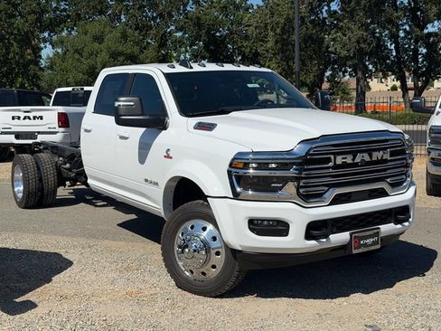 New 2026 RAM 5500 4x4 Crew Cab w/ Laramie Trim Package image 2