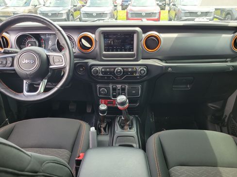 Used 2021 Jeep Gladiator Mojave w/ Cold Weather Group AWD/4WD image 9