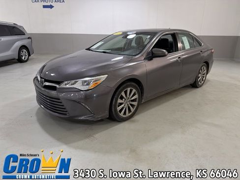 Used 2015 Toyota Camry XLE w/ Advanced Technology Package FWD image 1