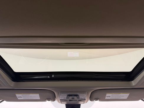 Used 2019 Toyota Sienna XLE w/ XLE Navigation Package FWD image 16