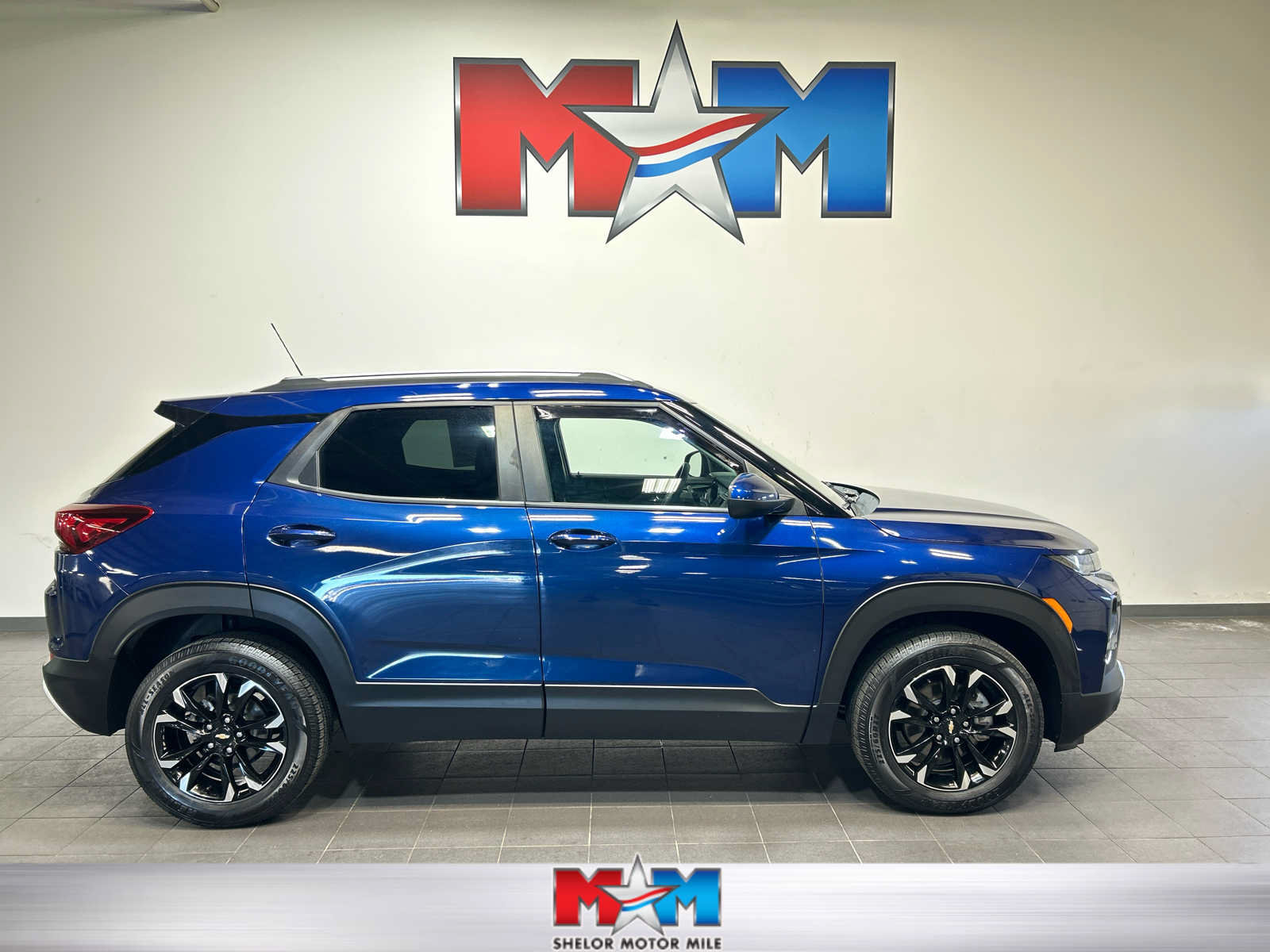 Used 2023 Chevrolet TrailBlazer LT AWD/4WD image 1