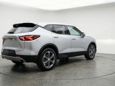 Used 2025 Chevrolet Blazer LT FWD image 9