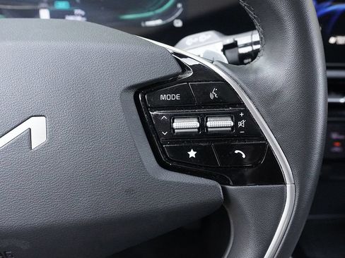 Used 2023 Kia Niro EX FWD image 41