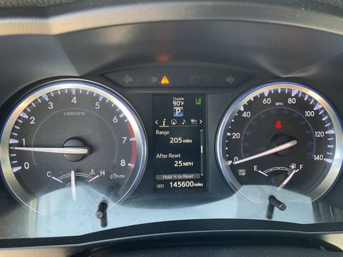 Used 2014 Toyota Highlander Limited w/ Driver Technology Package AWD/4WD image 26