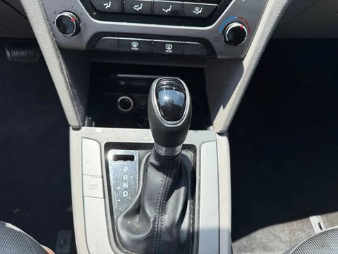 Used 2018 Hyundai Elantra SEL FWD image 16
