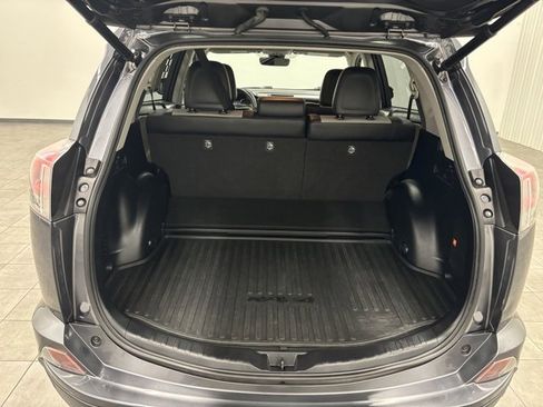 Used 2018 Toyota RAV4 Limited image 10