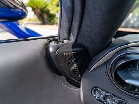 Used 2025 McLaren 750S Spider RWD image 16